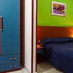 Hotel apartamentowy Baia Di Naxos Giardini-Naxos