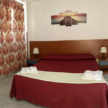 Baia Di Naxos Aparthotel 3*